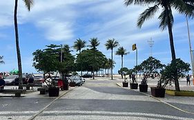 Apartamento Frente A Praia De Copacabana